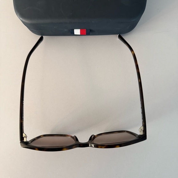 Tommy Hilfiger Tortoise Shell Sunglasses - Picture 2 of 3